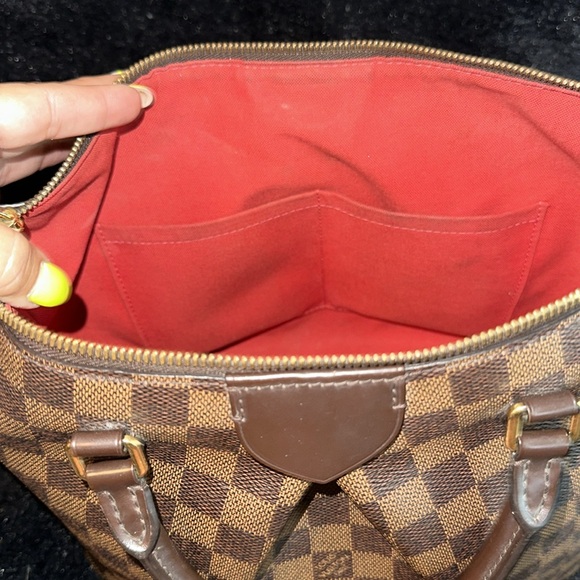 Louis Vuitton Siena - Picture 7 of 16